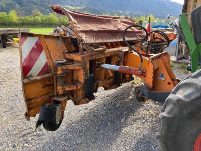 Bild 3:Kahlbacher DS 260 Schneepflug