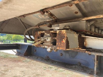 Bild 5:Tankauflieger Zwangsgelenkt ESVE Magyar