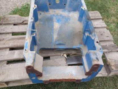 Verkaufe neuen Vorderachsbock für Ford Traktor 8240, 8340
