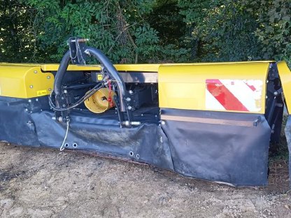 Bild 3:Sepp Knüsel Tornado 306 Scheibenmähwerk (Frontmähwerk)