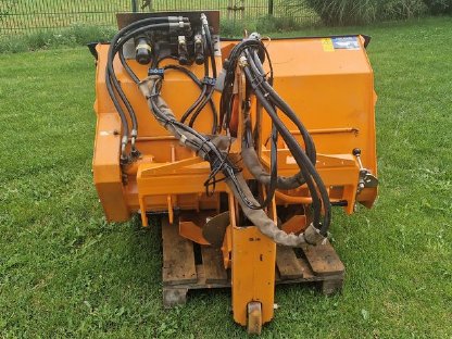 Bild 6:Springer Salzstreuer TSS 400 Unimog Schmidt Schneepflug John