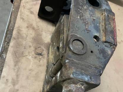 Bild 2:Hydraulischer Schnellwechsler und Löffelset Volvo/Pel Job