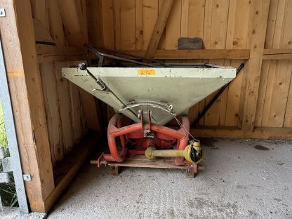 Bild 2:Düngerstreuer Komet ZS 450 N