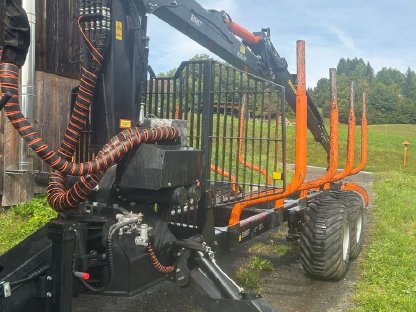 Bild 8:Forstanhänger BMF 12T2 mit 850HP