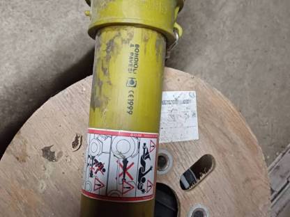 Bild 9:Diverse Gelenkwellen