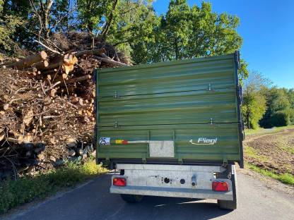 Bild 2:Fliegl TDK 80-88 VR Dreiseitenkipper