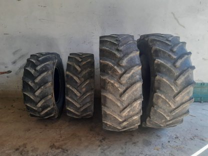 Bild 4:Reifen Continental Contract AC65 540/65R34 440/65R24