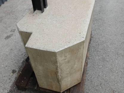 Bild 2:Traktorgewicht 1.100 kg, Front- und Heckgewicht