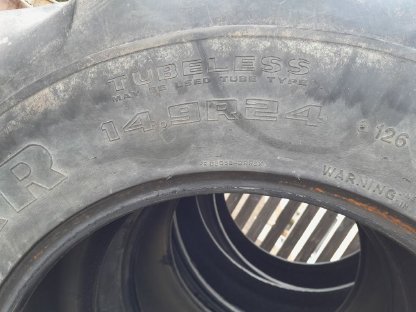 Bild 2:Traktorreifen für Steyr 9000er Serie