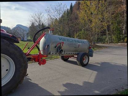 Bild 3:Kirchner Güllefass 3.000 l