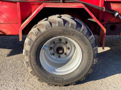 Bild 3:Kompost-Hühnermiststreuer RUR 5,5 t NL