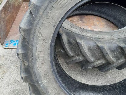 Bild 4:Traktorreifen für Steyr 9000er Serie