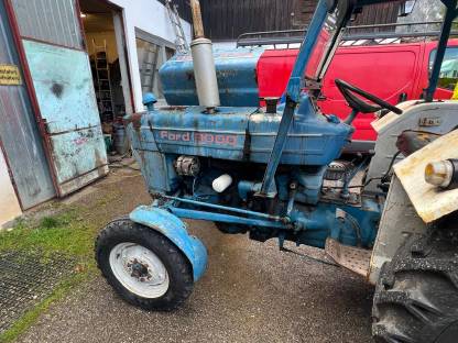 Bild 2:Traktor Ford Super Dexta 3000-8
