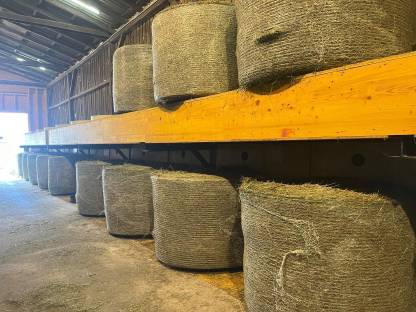 Bild 2:Heu für Pferde, entstaubt, belüftet