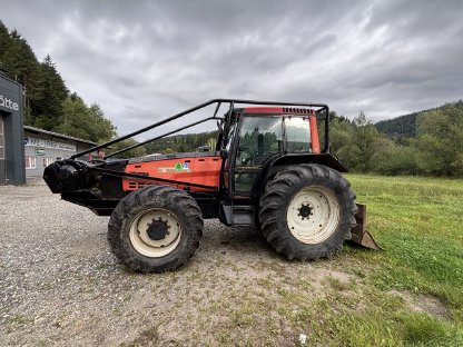 Valtra 8550