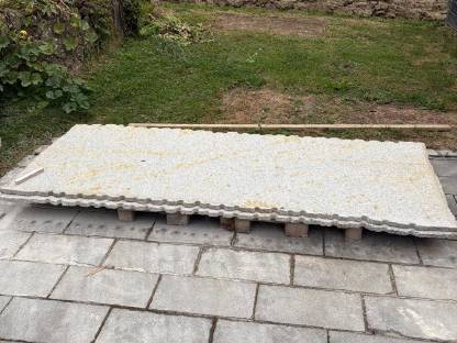 Bild 3:Herschenberger Granit-Krustenplatten