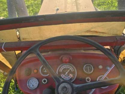 Bild 9:Massey Ferguson 135