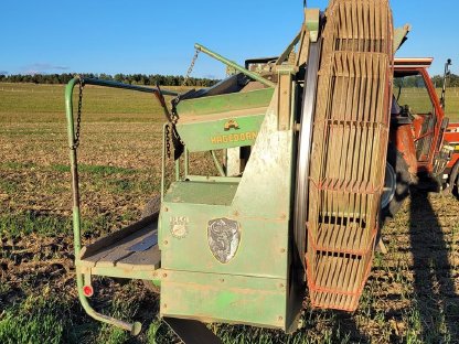 Bild 4:Wisent Kartoffelvollernter