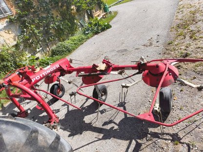 Bild 2:Kreiselheuer Pöttinger HIT 47N