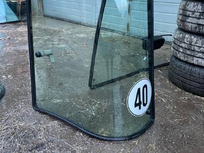 Bild 2:John Deere 5R Komplettverglasung