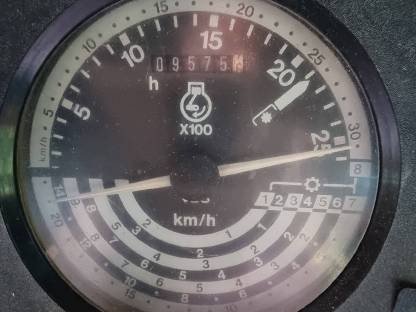 Bild 6:John Deere Traktor mit Frontlader 2850