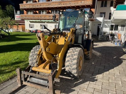 CAT 906H