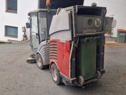 Bild 2:Kehrmaschine Hako