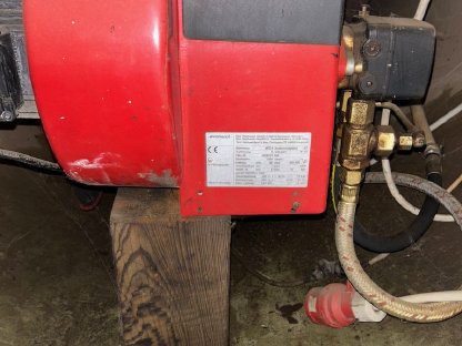 Bild 3:Trocknungsanlagengebläse mit Weishaupt Ölbrenner