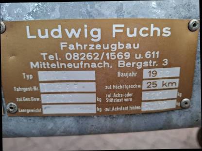 Bild 8:Fuchs Güllefass mit Möschaverteiler