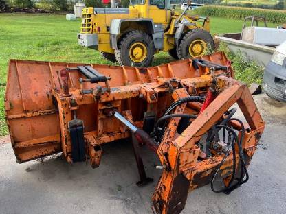 Bild 3:Schneepflug Kahlbacher DS270