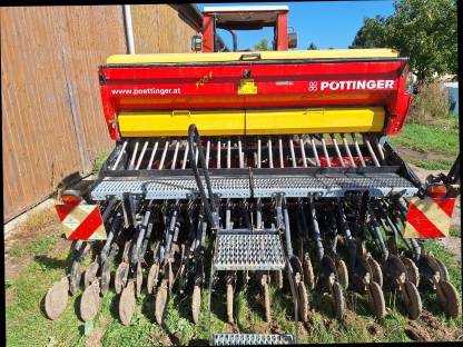 Bild 2:Pöttinger Kreiselegge und Sähmaschine Lion 301