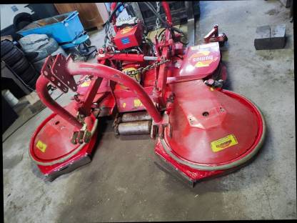 Bild 2:Scheren-Sichelmulcher 4 m