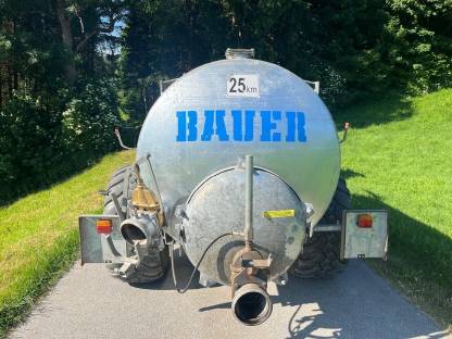 Bild 3:Bauer Güllefass V60