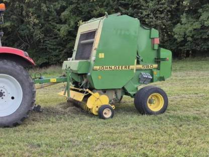 John Deere 560 Rundballenpresse