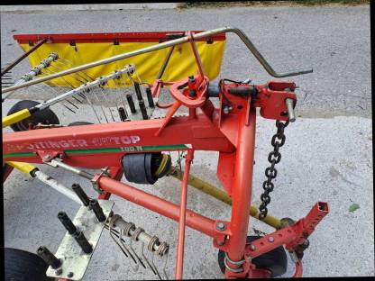 Bild 6:Pöttinger EuroTop 380 N Kreiselschwader