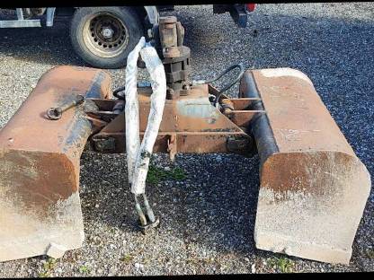 Bild 6:Tandemkipper mit Kran Fliegl