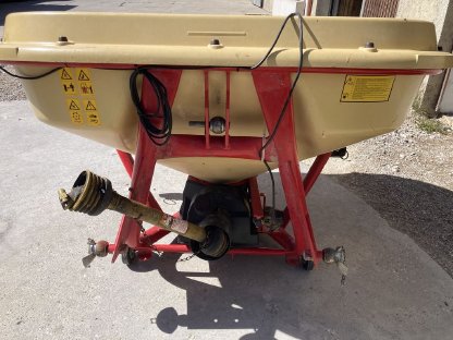 Bild 2:Düngestreuer Vicon PS 754