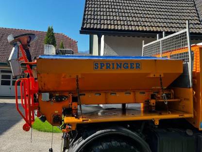 Bild 2:Springer Aufbaustreuer