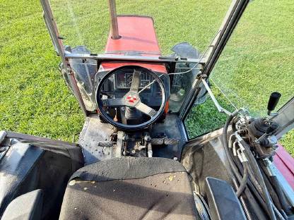 Bild 5:Massey Ferguson 323-4 (TL 22 DT)