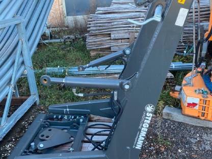 Bild 2:Valtra N174/175 Kommunalrahmen