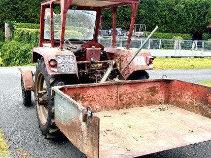Bild 7:Steyr 30 B (EZ 1969) mit Kippmulde und Schneeketten