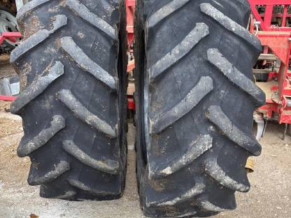 Bild 2:Reifen 520 70 R34