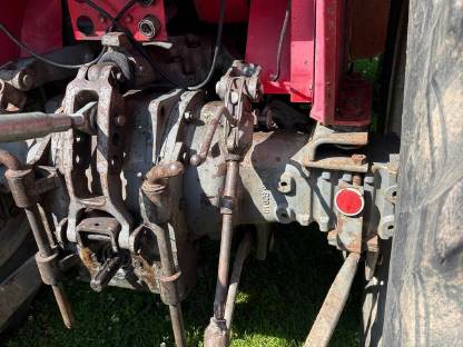Bild 6:Traktor Massey Ferguson 565