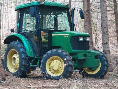 John Deere 5050E