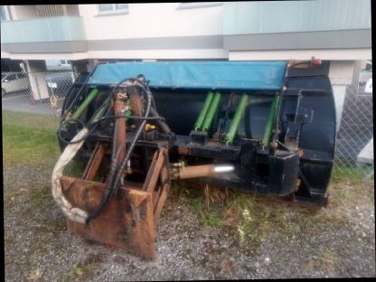 Bild 4:Hydrac Schneepflug