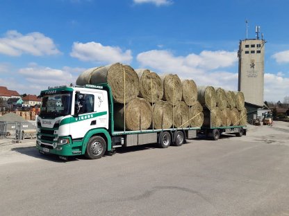Bild 5:Stroh-Heu-Silageballen-Maissilageballen
