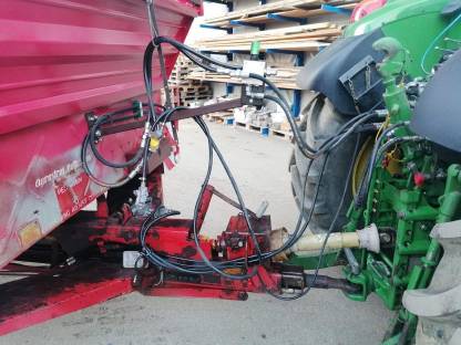 Bild 8:Kompost-Hühnermiststreuer RUR 5,5 t NL