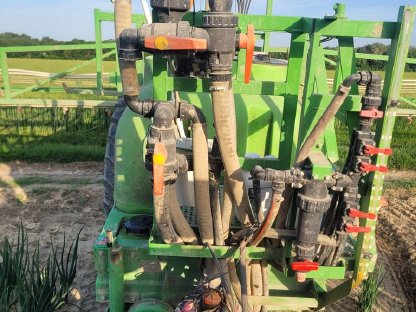 Bild 5:Anhängfeldspritze Jessernigg Agrogigant