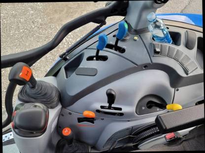 Bild 7:New Holland T4.55