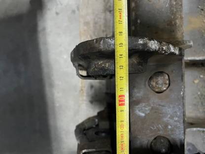 Bild 5:Hydraulischer Schnellwechsler und Löffelset Volvo/Pel Job